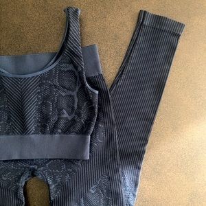 Workout Set (Sports Bra + Leggings)